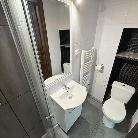 Lumberjack - Comfortable Sleep Up To 9 People With 2 Bathrooms * Krasków